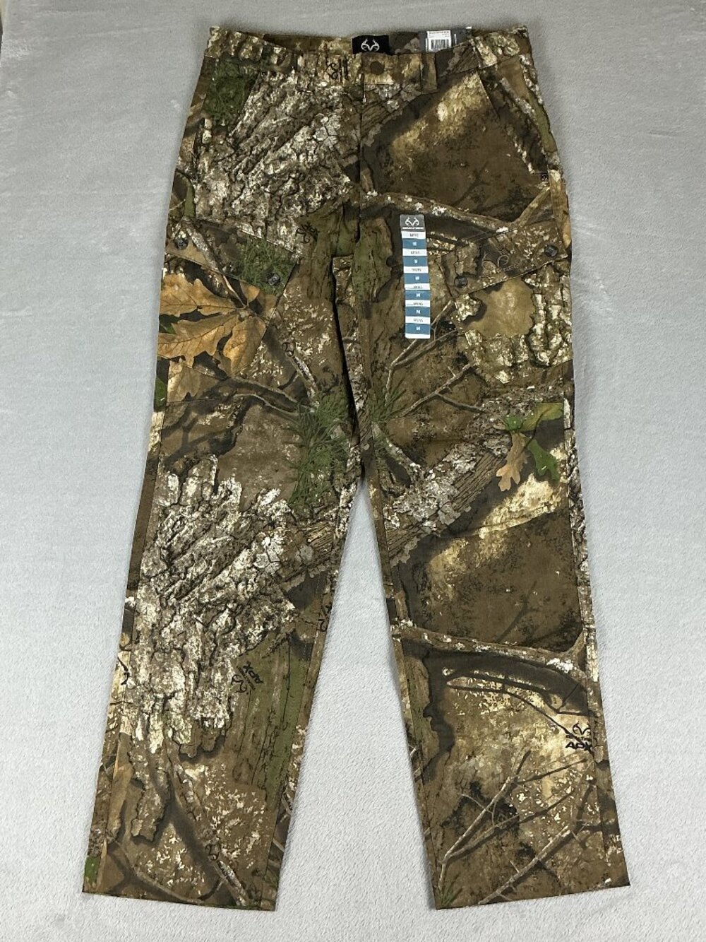 Realtree APX Men's Camo Hunting Cargo Pants Size M With 6-Pockets NWT.
